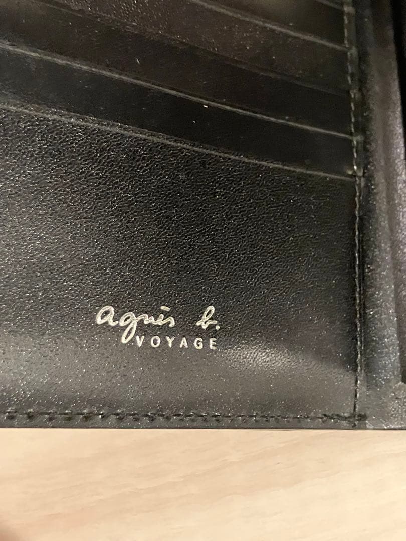 未使用　agnes b. アニエスベー　ロゴ　ブラック　レザー　二つ折り財布