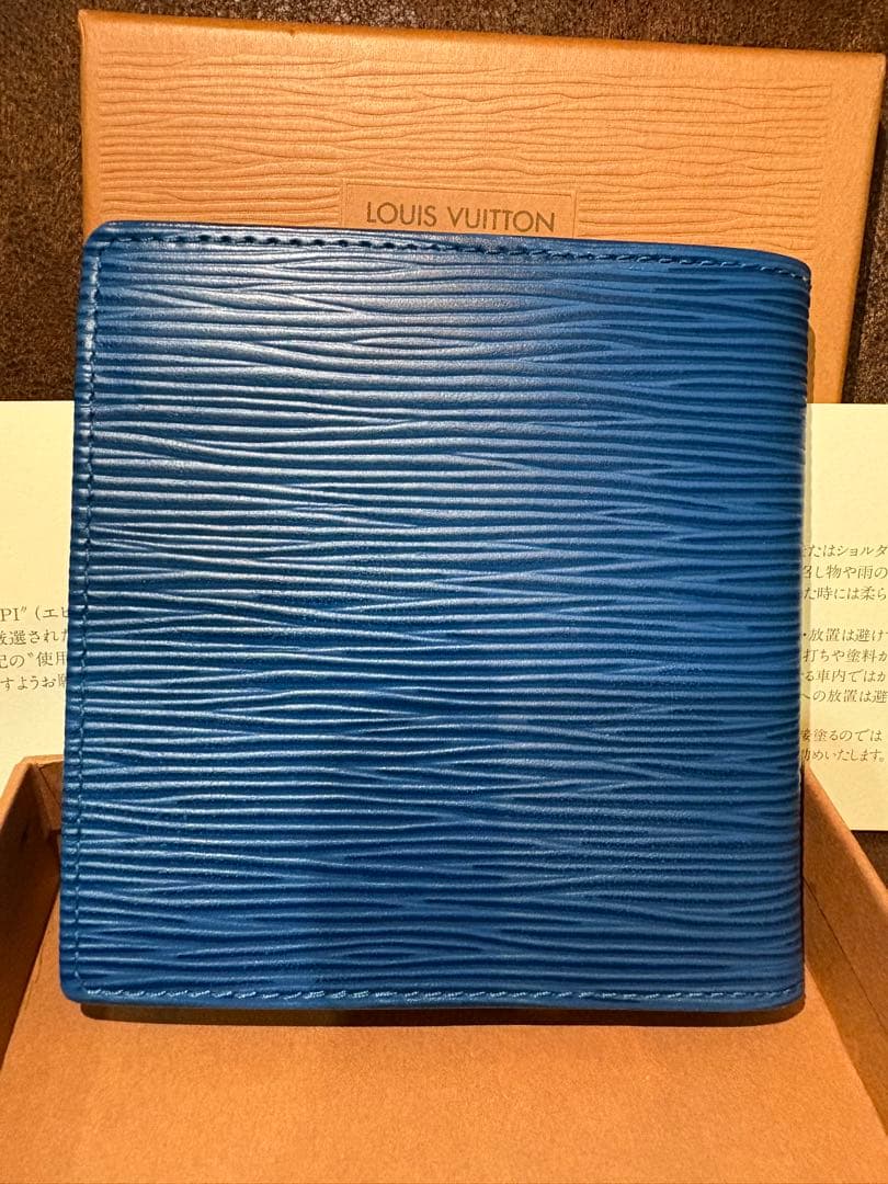 LOUIS VUITTON 青 レザー 財布　エピ