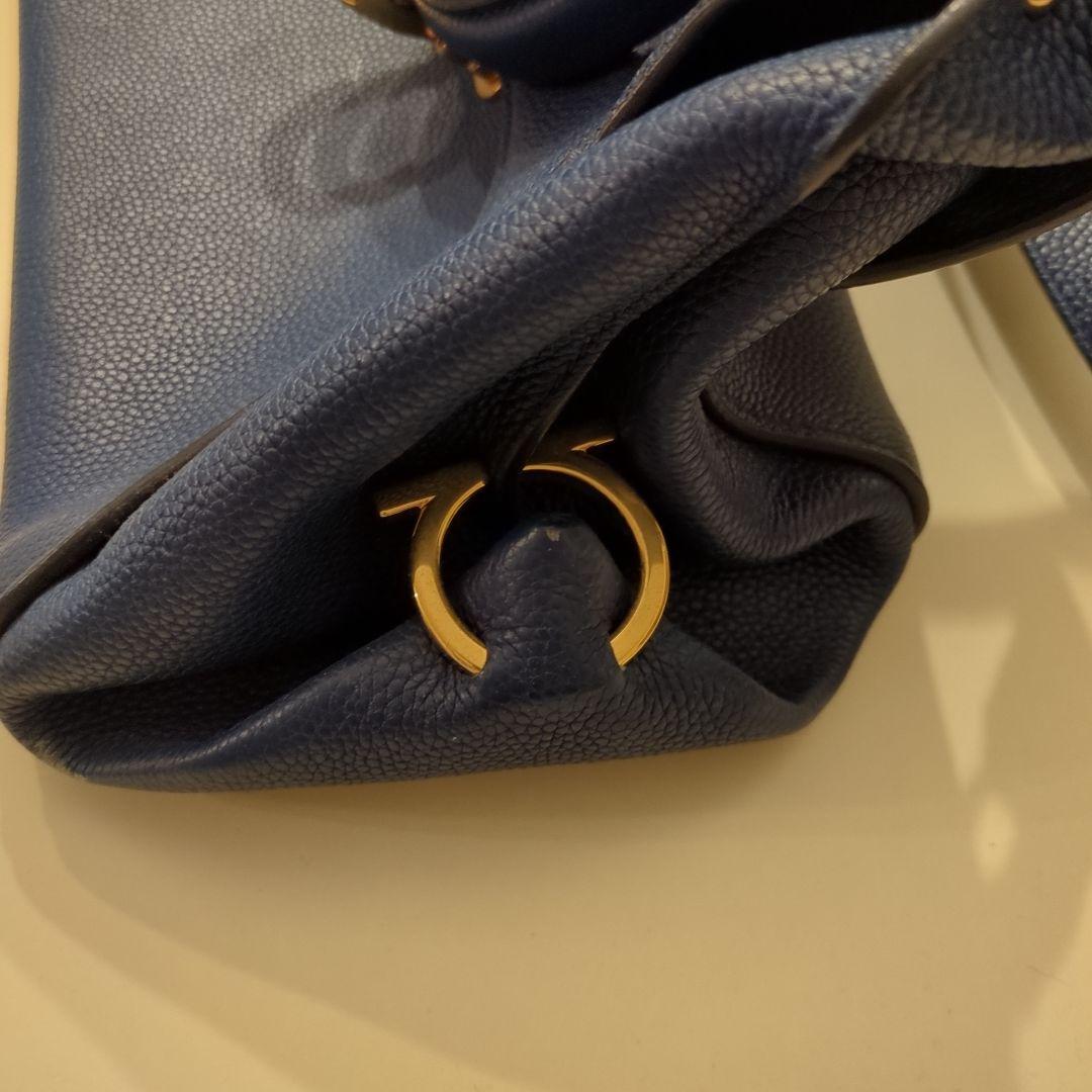 Salvatore Ferragamo ダークブルー ショルダーバッグ