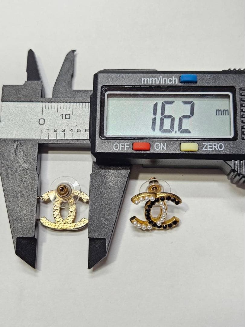 CHANEL　シャネル　03C　ココマークパールラインストーンピアス両耳ゴールド