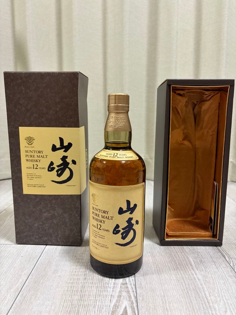 山崎 12年 ピュアモルトウイスキー　サントリー　新品　未開栓