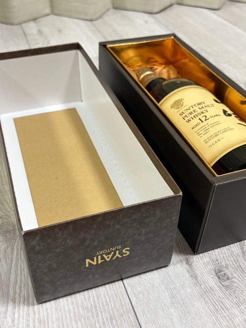 山崎 12年 ピュアモルトウイスキー　サントリー　新品　未開栓