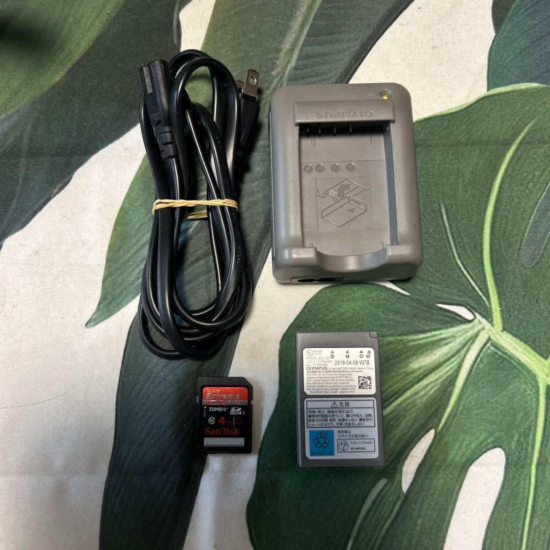 Olympus E-PL10 ホワイト/シルバー　40-150mm