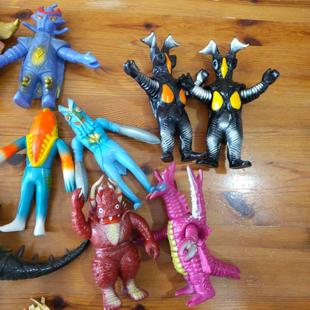 ウルトラマンシリーズ 　　　　　　　　　怪獣ソフビ 12体セット