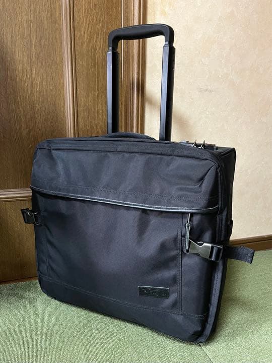 【美品】EASTPAK イーストパック キャリーバック　機内持込可 PC収納