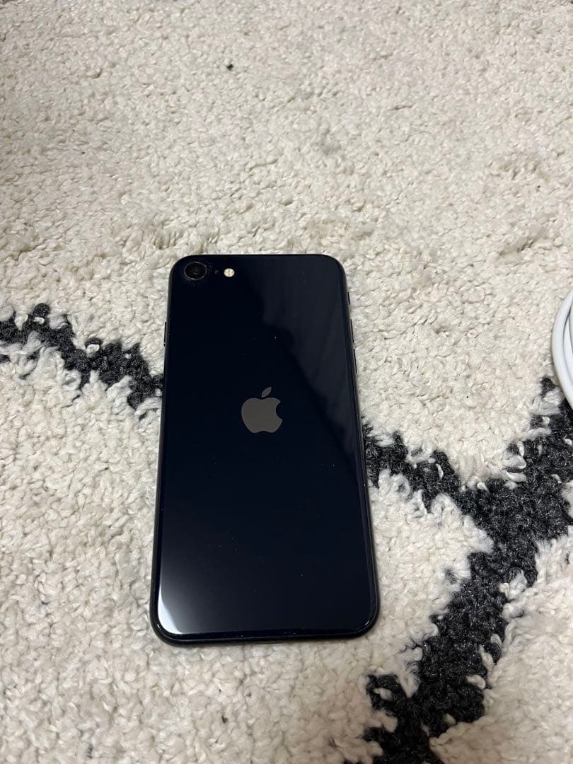 iPhoneSE(第三世代)128GB (MagSafe対応スマホケース付き)