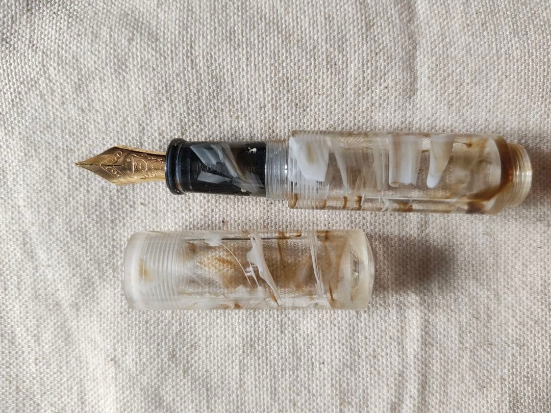 helico ヘリコ 〈諏訪 匠〉 万年筆 シュクル