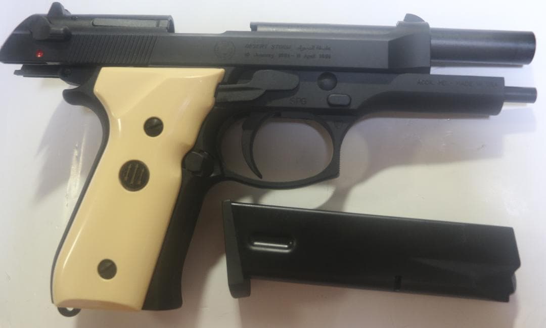 MGC製HW樹脂モデルガン ベレッタＭ９２ＦＳ湾岸戦争限定モデル SPG合法品