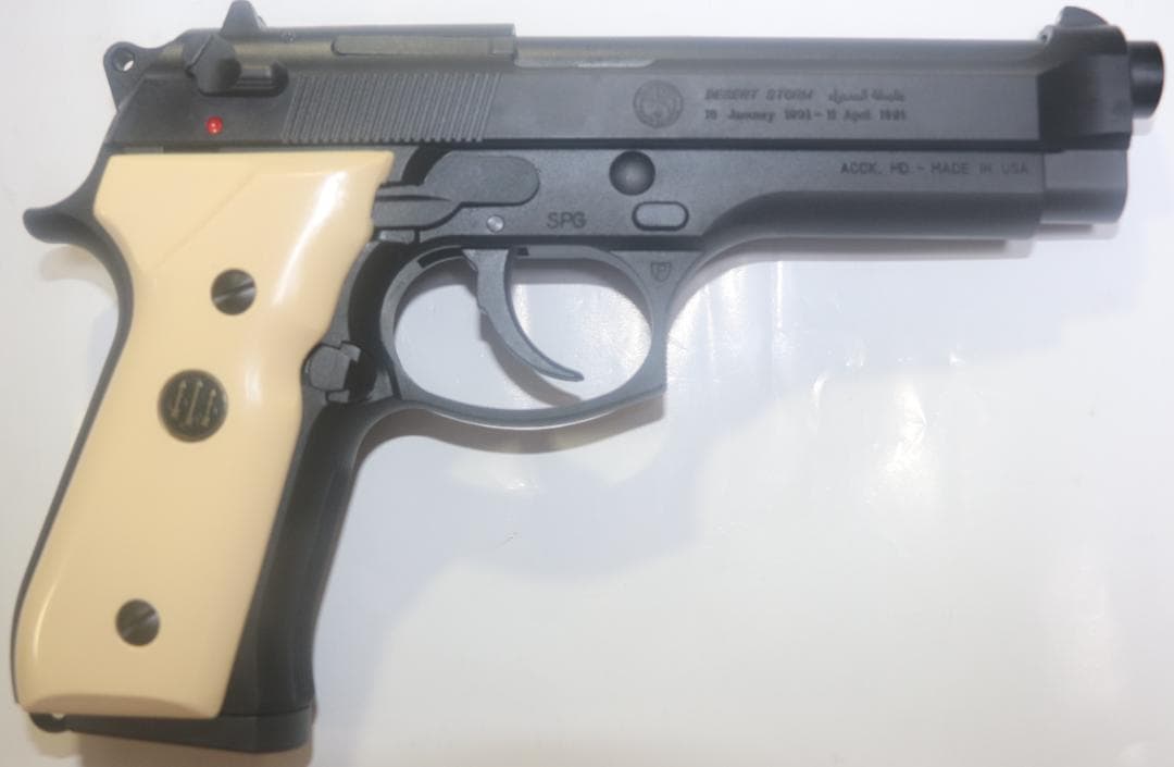 MGC製HW樹脂モデルガン ベレッタＭ９２ＦＳ湾岸戦争限定モデル SPG合法品