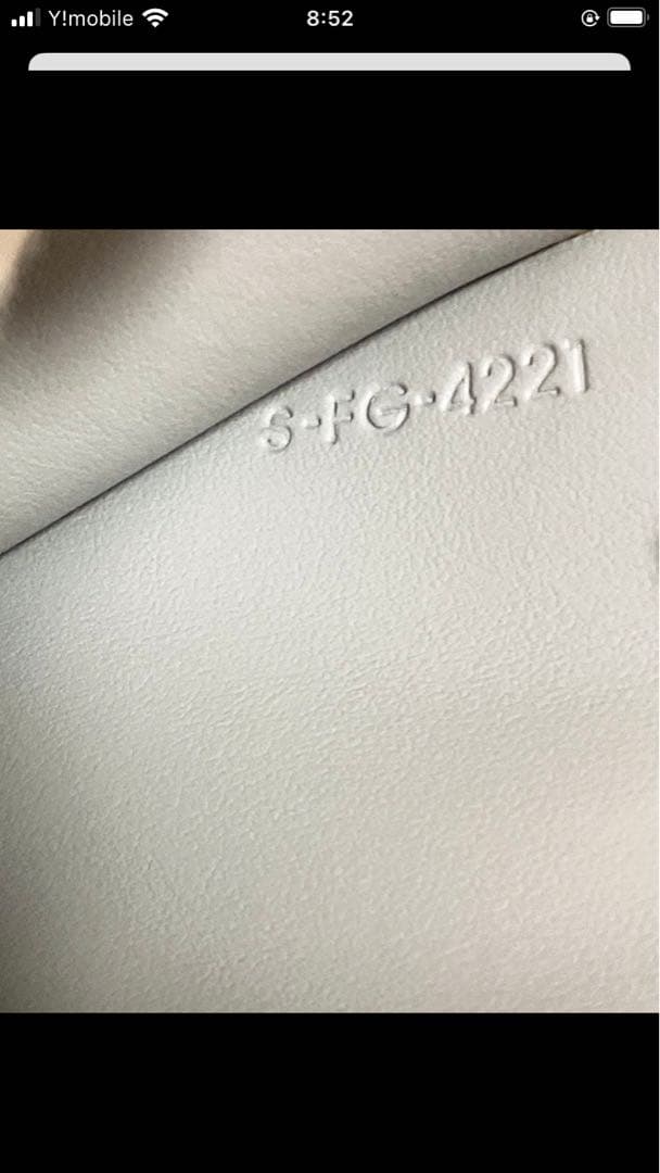 未使用　CELINE セリーヌ　レザートリフォールドウォレット　グレー　袋付き