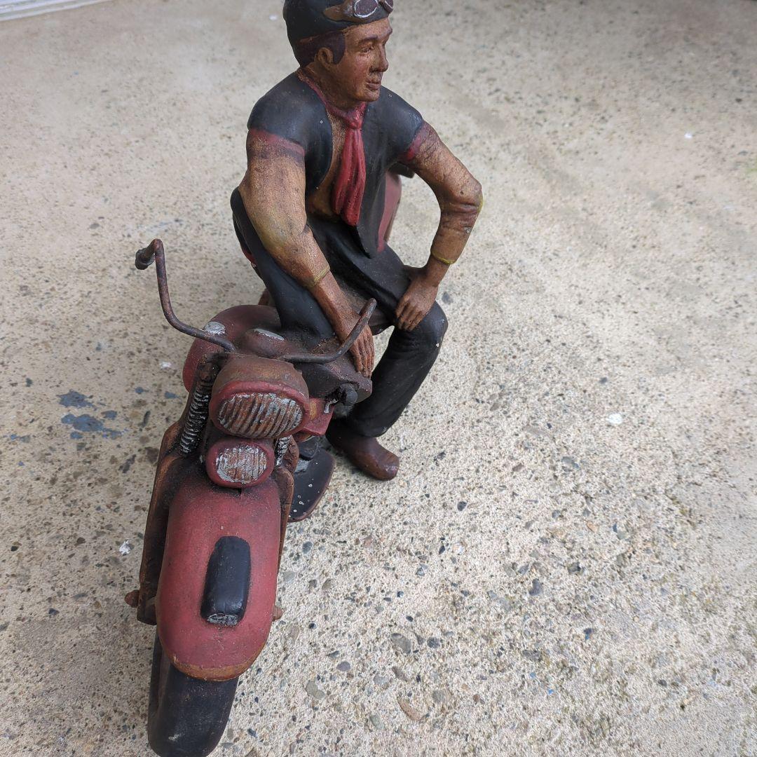 ハーレーダビッドソン　レトロ　一人旅　荒野