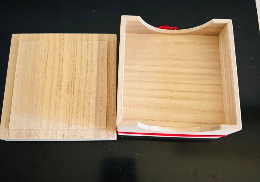 お祝品　紅白　蓬莱小箱　木の鏡餅　自然の檜材　嘉門工藝