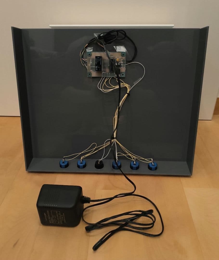 チョロＱアクリル製イルミネーションスイッチ付きケースとイルミネーションチョロQ