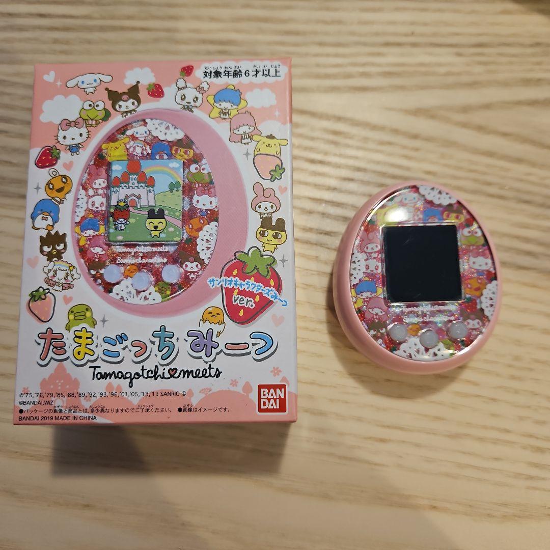 バンダイ サンリオキャラクターズみーつver． たまごっち