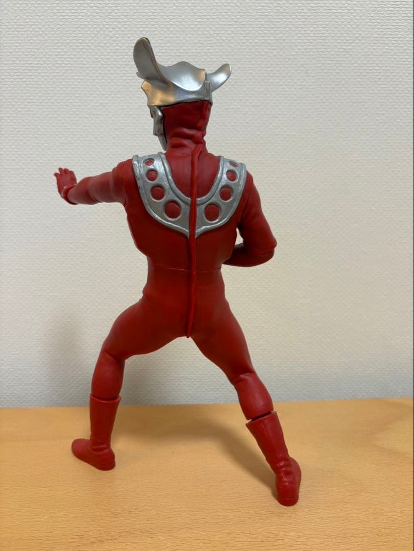 ウルトラマンレオ 可動式フィギュア 赤