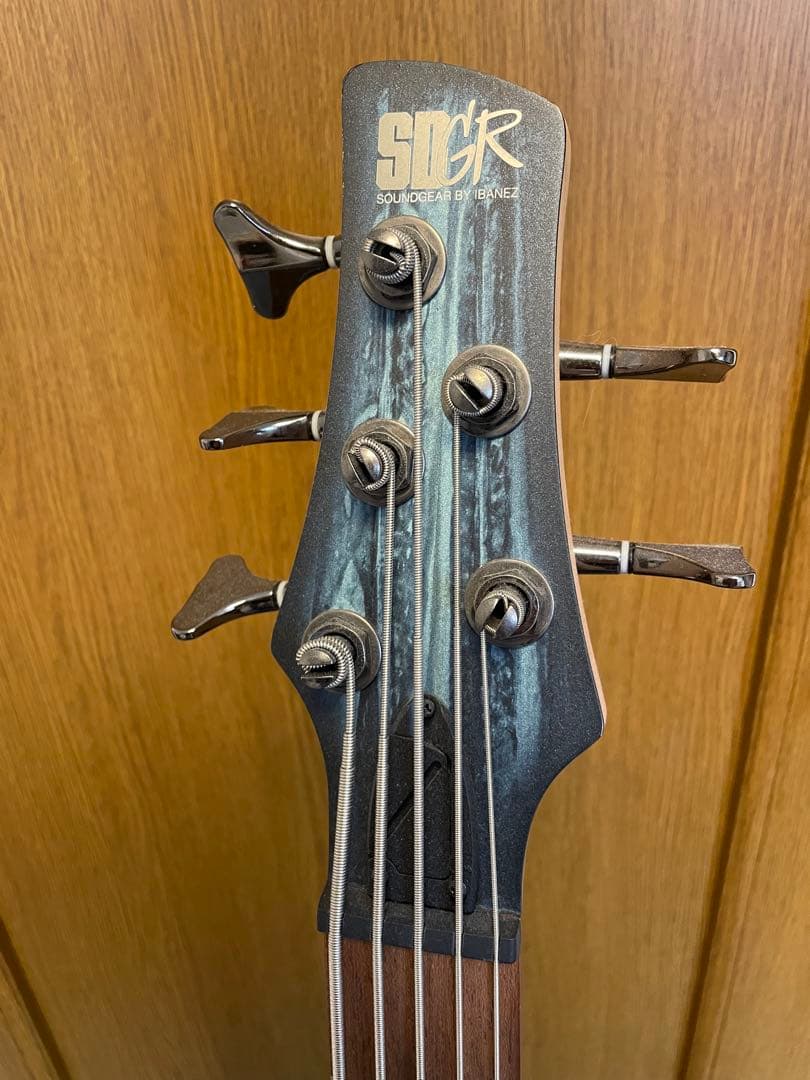 IbanezSR305E五弦ベース ストラップ付き