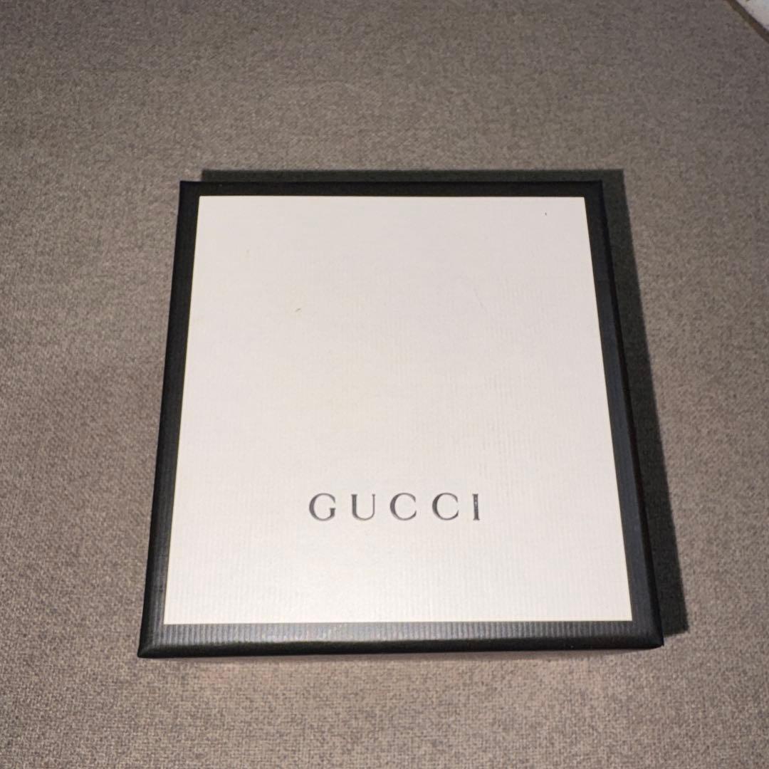 GUCCI ブラック ゴールド 時計 ボックス付き　非稼働品