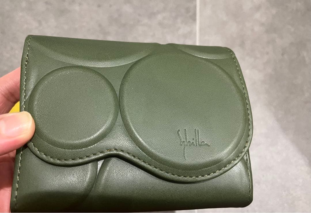 シビラ　シルクロ　二つ折り財布