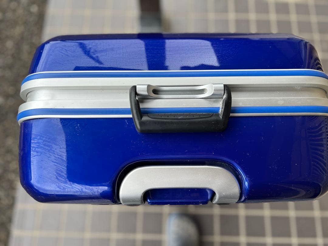 美品 innovator 90Lキャリーケース