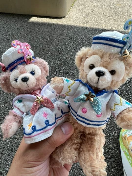 ディズニー　20周年ダッフィー シェリーメイ ぬいぐるみバッジ