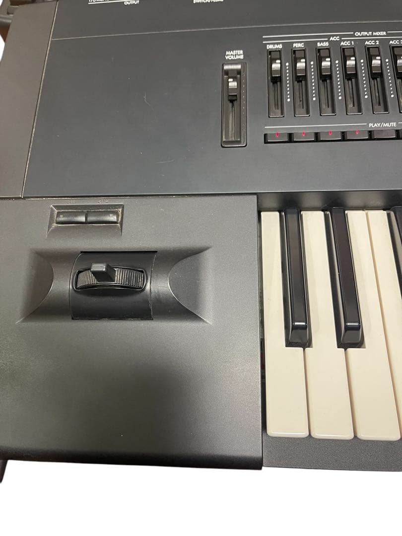 希少品 KORG i30 Music workstation シンセサイザー