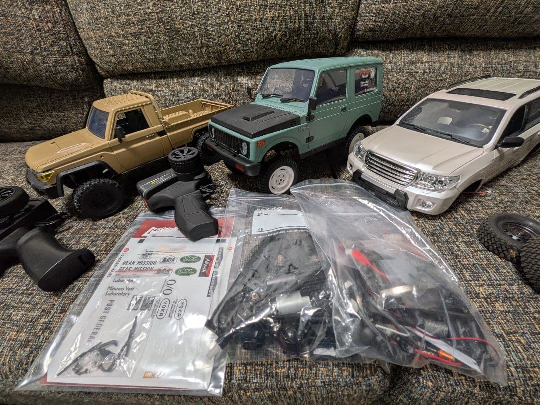 WPL C74ジムニー MN82ランクル 他　WPLパーツ多数　画像の物の全て。