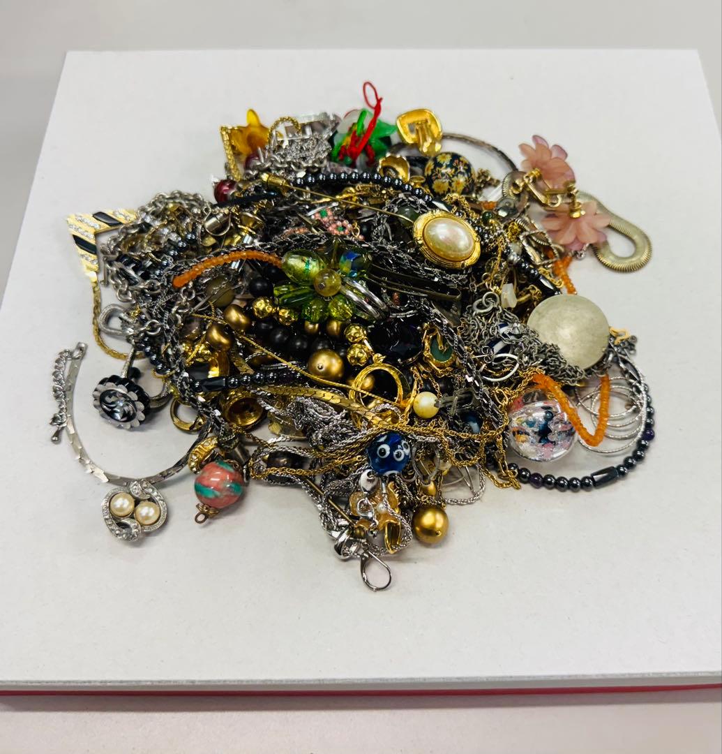 W*E様 約4キロ　アクセサリー　まとめ売り