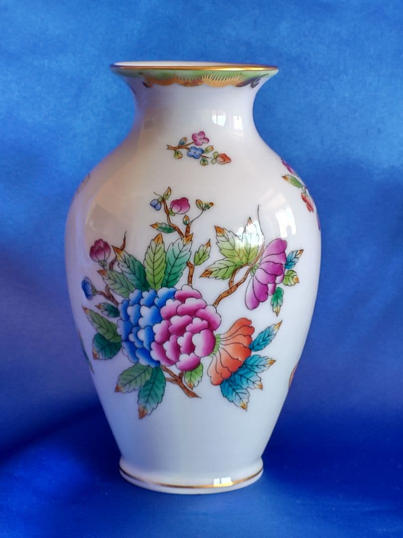 HEREND ヘレンド 【美品】白磁花瓶 花と蝶の装飾