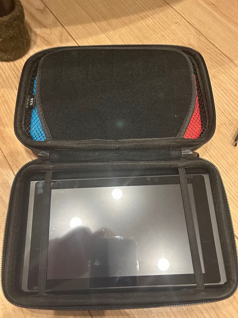 Nintendo Switch 本体 青/赤 Joy-Con キャリングケース付