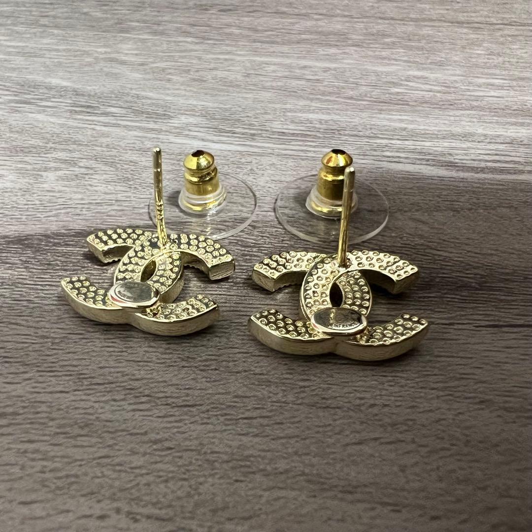 【aiさん】CHANEL ゴールド CCロゴ ピアス レディース