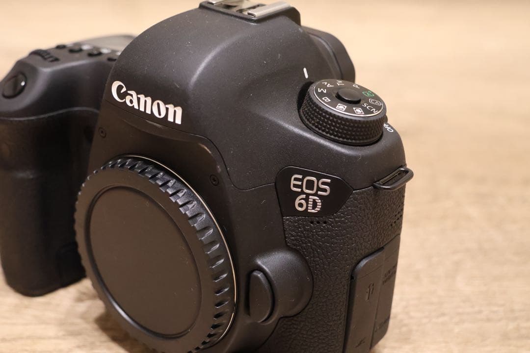 Canon EOS 6D ボディ フルサイズ一眼レフカメラ
