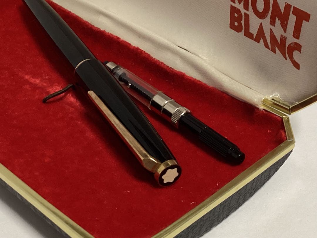 未使用モンブランMONT BLANC ブラック万年筆 ケース付き