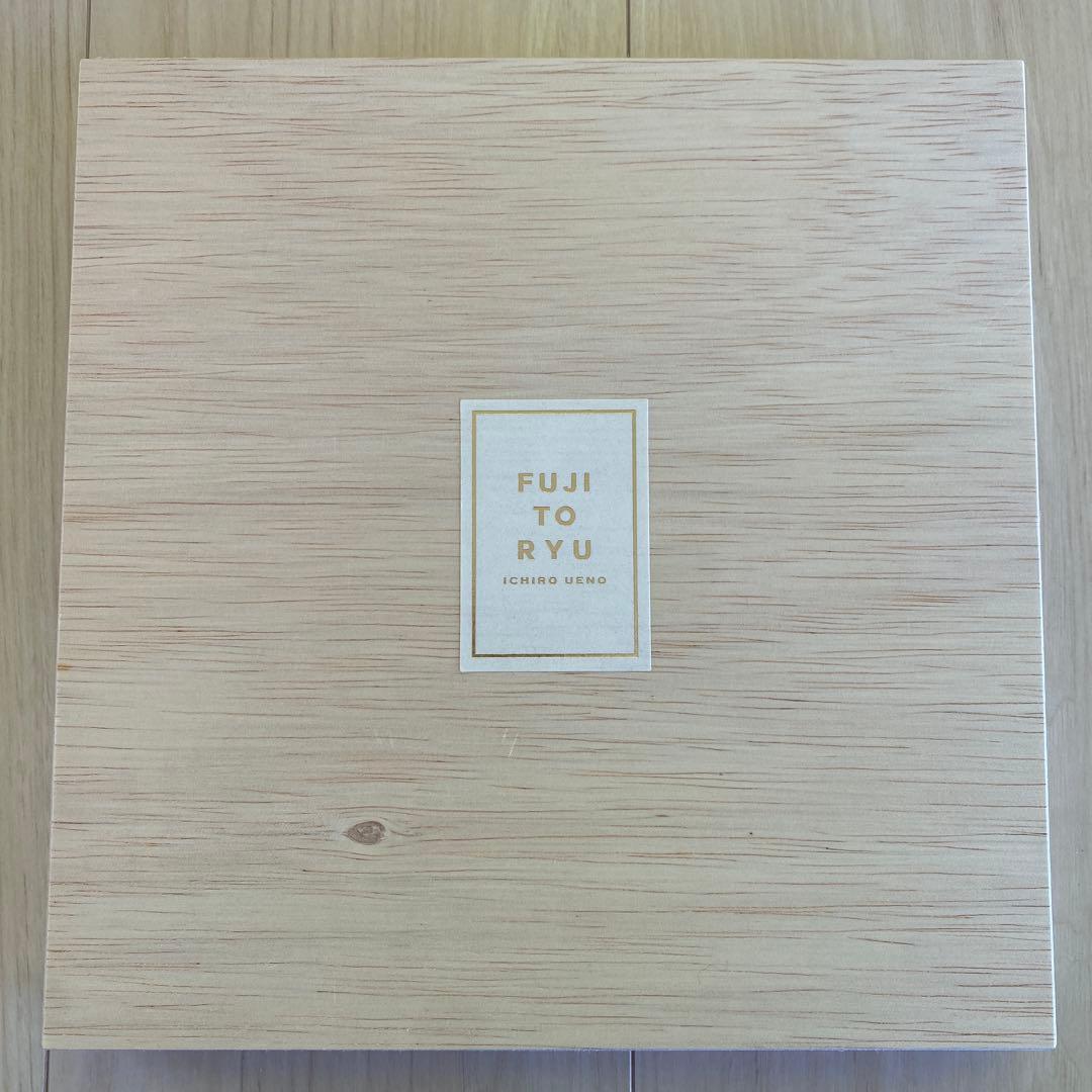 ウエノイチロウ　富士と龍　カレンダー