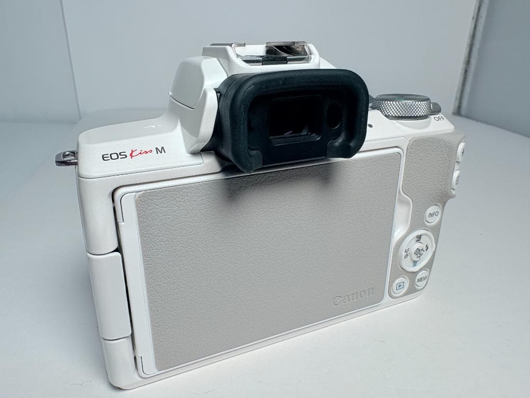 元箱付き キヤノン EOS Kiss M ボディ ホワイト