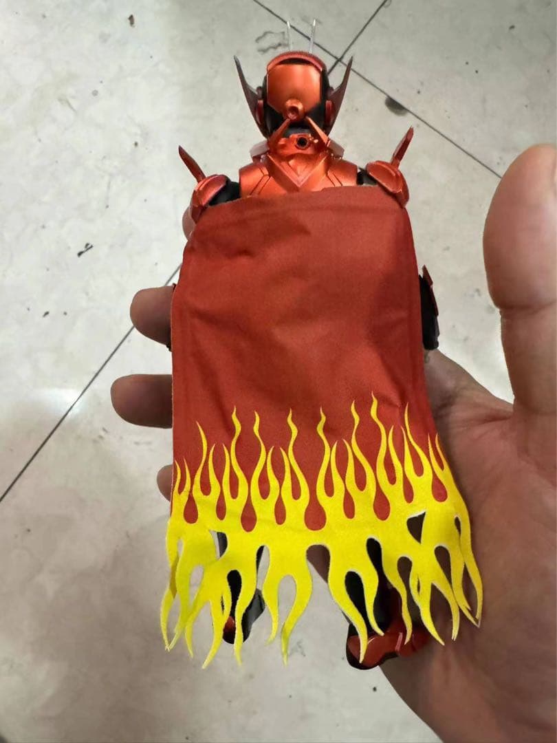 「ラスト」shf規格カスタム　ファイヤーガッチャードデイブレイク（マント、武器付