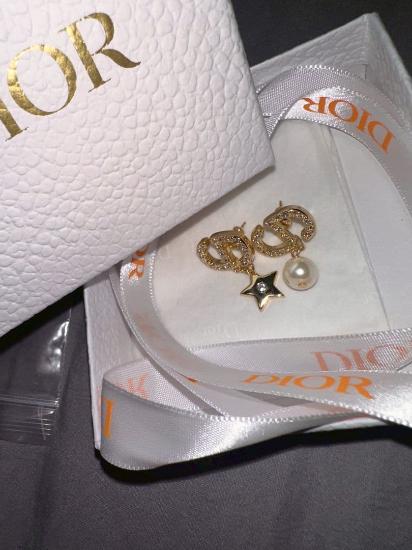 DIOR CDロゴ アシンメトリー ピアス パール 星 美品