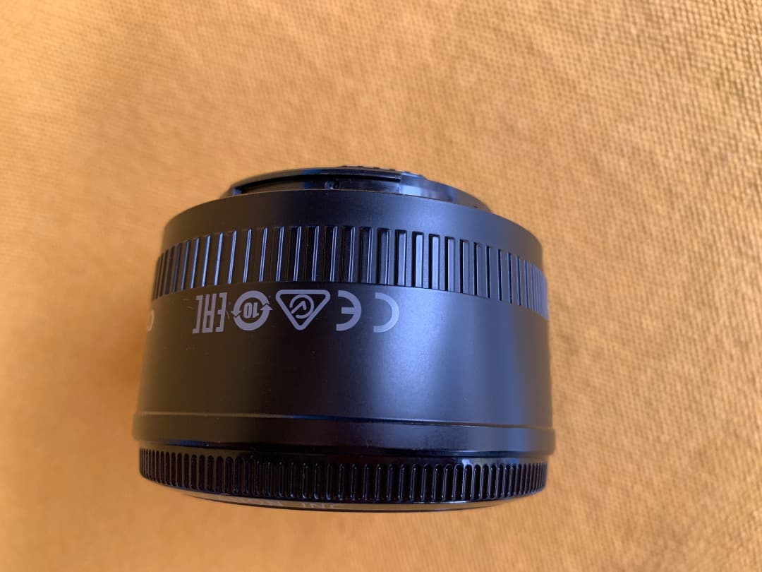 Canon(キヤノン）EF 50mm f/1.8 II レンズ