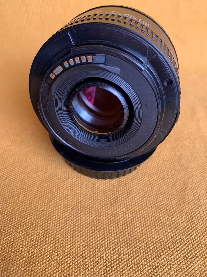 Canon(キヤノン）EF 50mm f/1.8 II レンズ