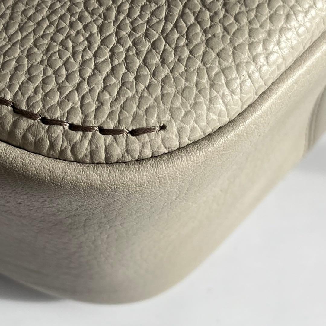 ✨未使用　現行モデル✨　HIROFU カーラ　ハンドバッグ　　H ベージュ