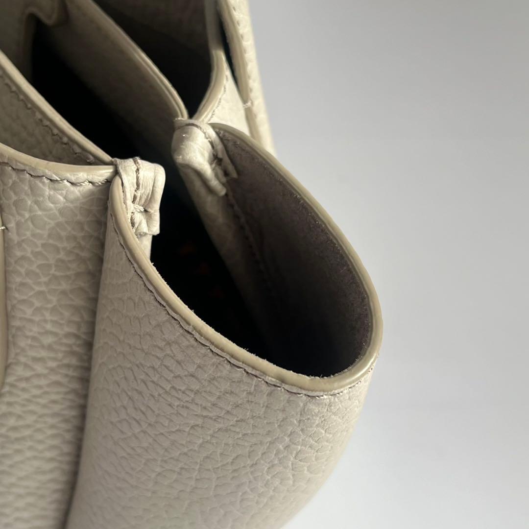 ✨未使用　現行モデル✨　HIROFU カーラ　ハンドバッグ　　H ベージュ