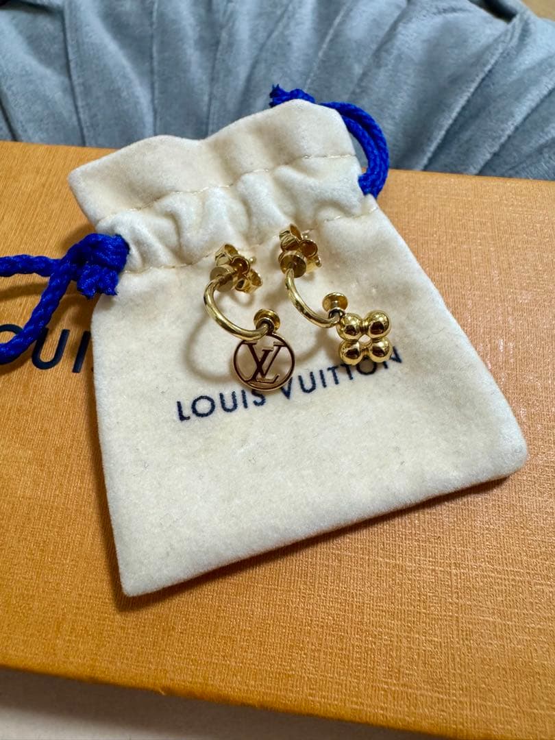 Louis Vuitton ゴールドトーン ピアス