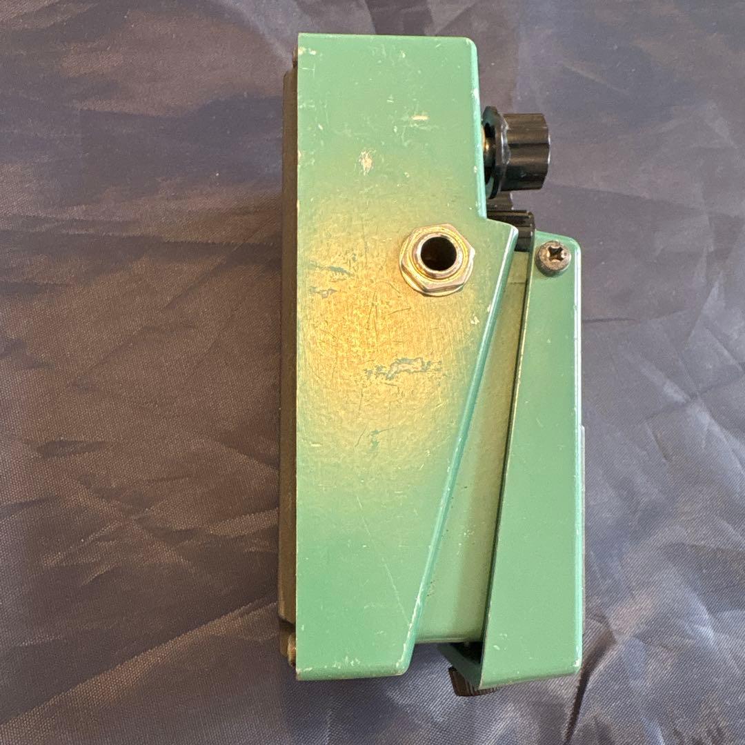 BOSS Tremolo TR-2 ギターエフェクター