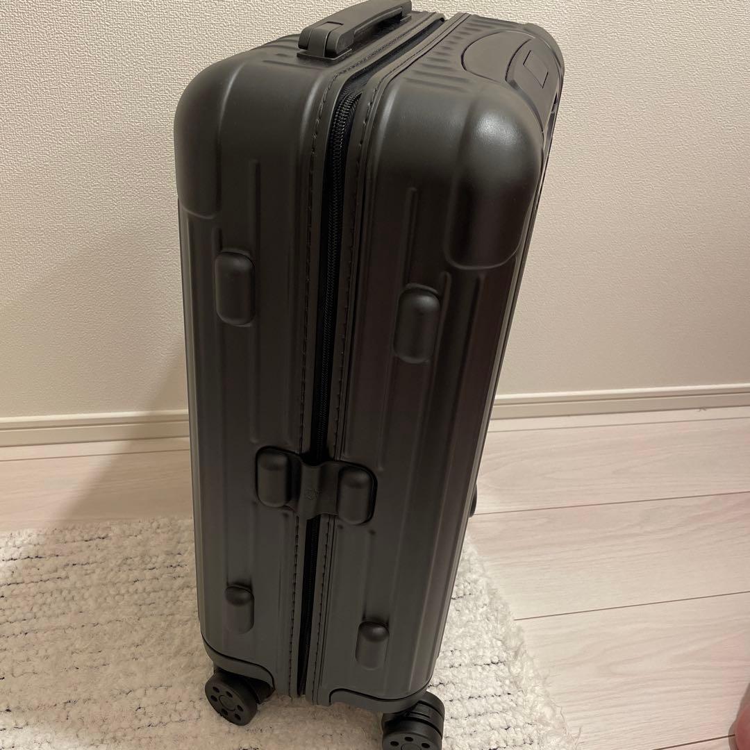 【新品】RIMOWAリモワEssential CABIN S