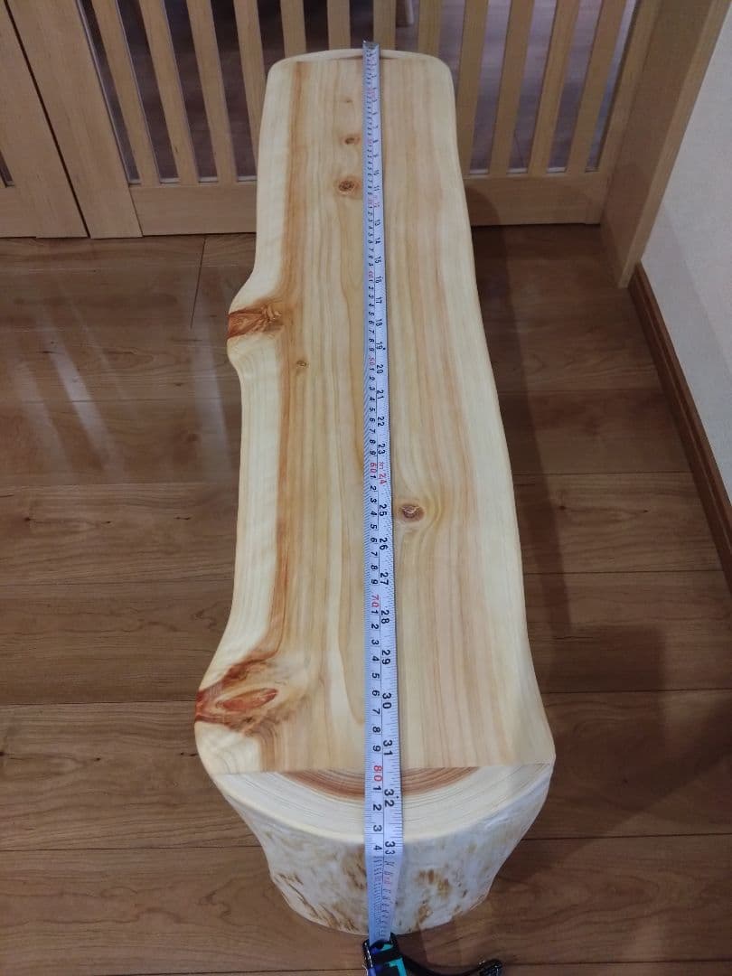 檜のベンチ52　丸太風で座りやすく、総檜造り、リビングや食卓にいかがでしょうか❕