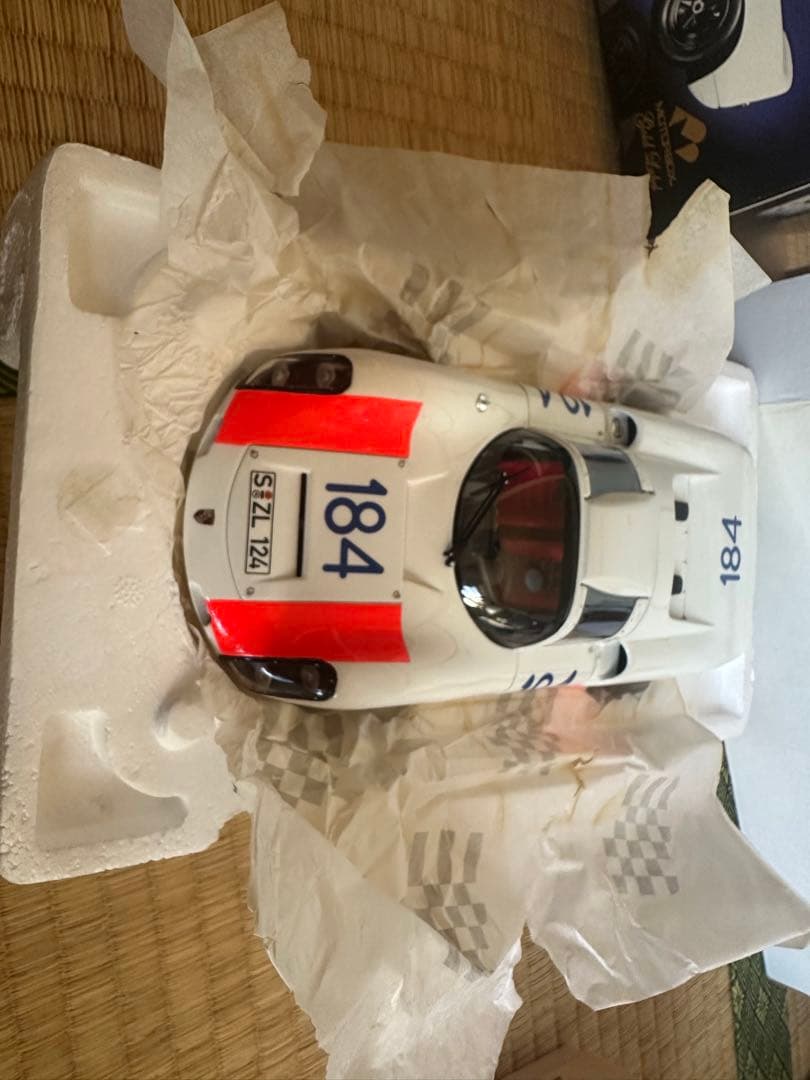 1/18 EXOTO タキレーシング ポルシェ 910 カレラ184