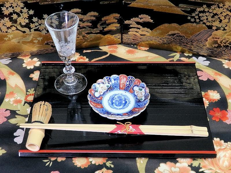 大聖寺伊万里　金襴手　輪花　窓絵　松竹梅の図　豆皿　197AS-BNo