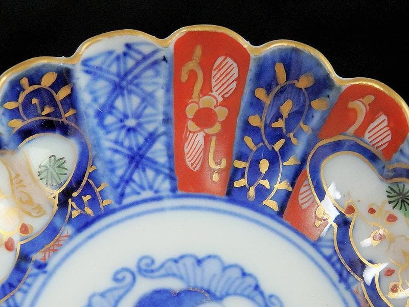 大聖寺伊万里　金襴手　輪花　窓絵　松竹梅の図　豆皿　197AS-BNo