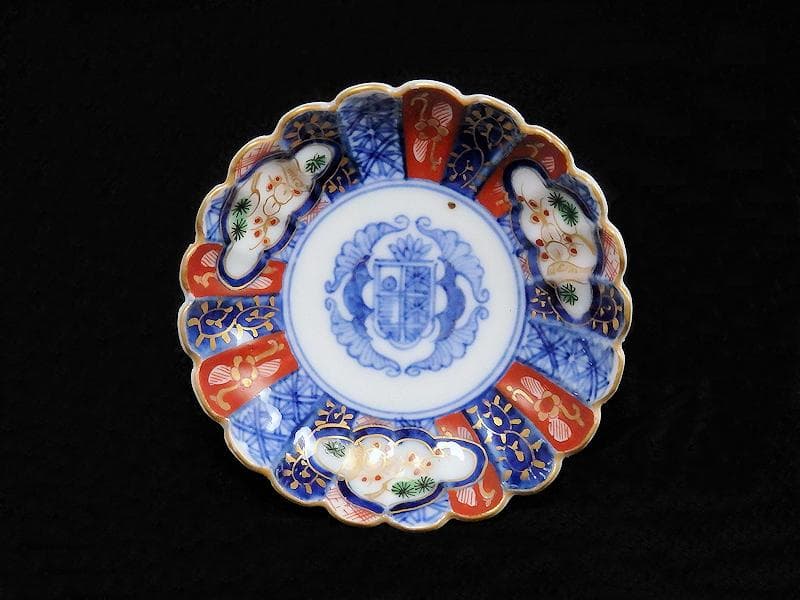 大聖寺伊万里　金襴手　輪花　窓絵　松竹梅の図　豆皿　197AS-BNo