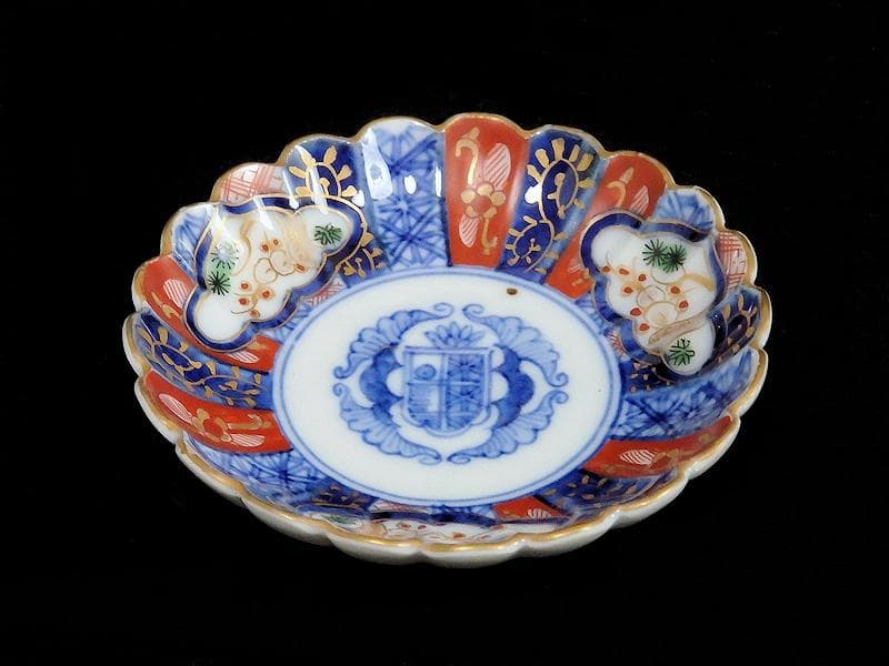 大聖寺伊万里　金襴手　輪花　窓絵　松竹梅の図　豆皿　197AS-BNo