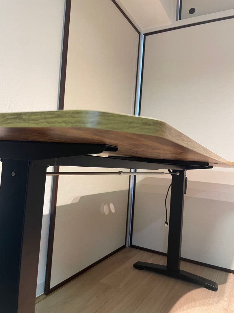 [美品] 電動式デスク 幅160cm メモリー機能付き